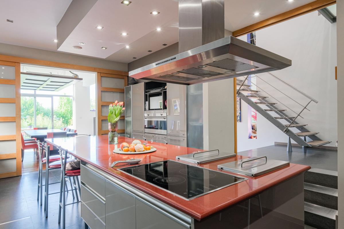 Beersel/Uccle, splendide villa 6 chambres, 4 sdb avec jardin