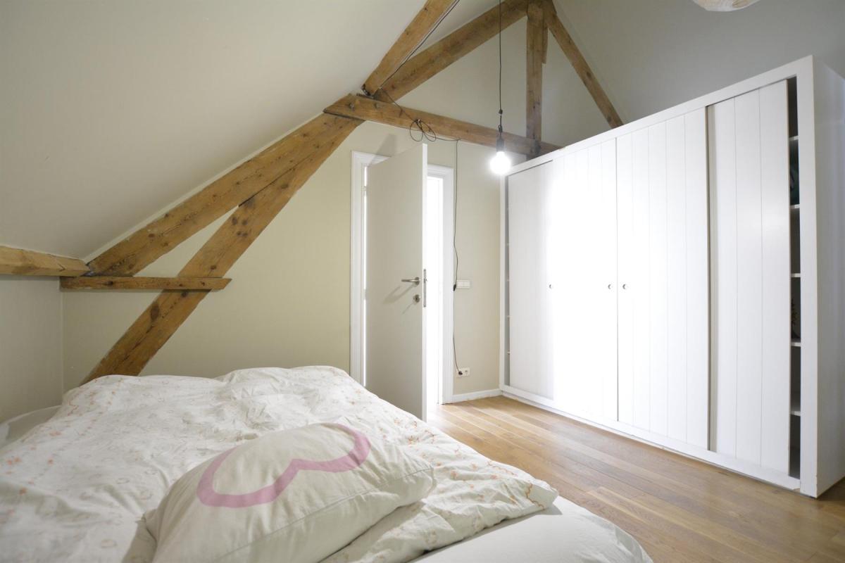 Saint-Gilles : Superbe duplex penthouse de type loft 