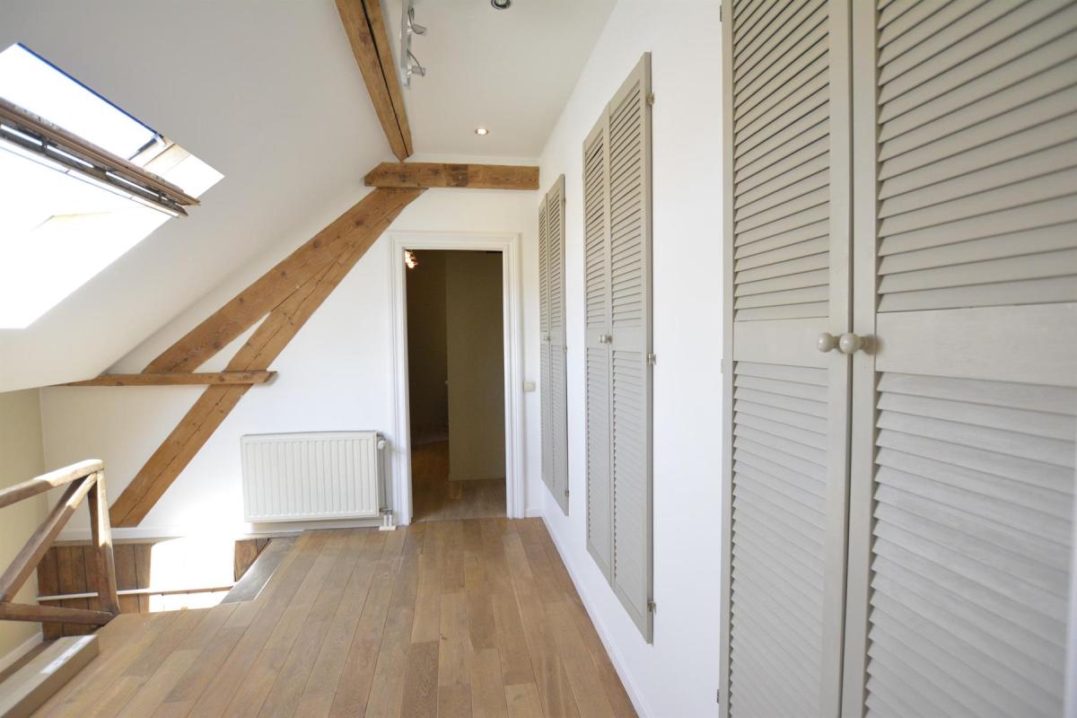 Saint-Gilles : Superbe duplex penthouse de type loft 
