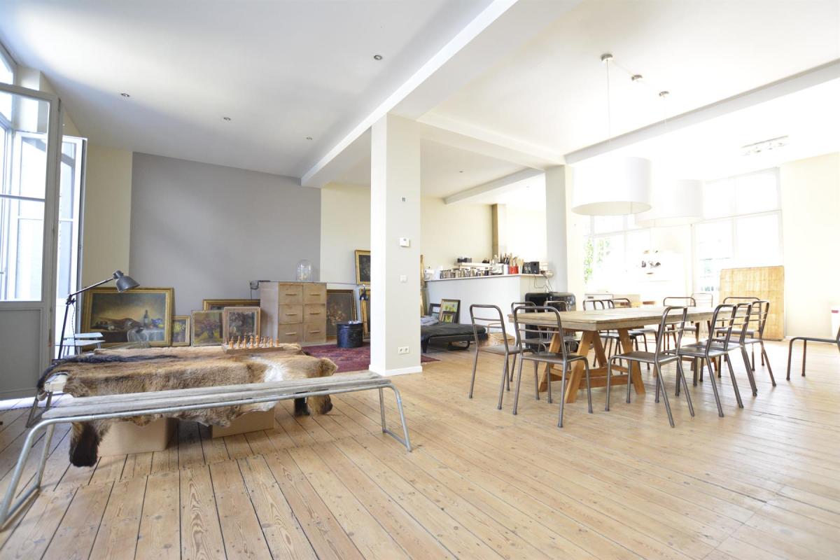 Saint-Gilles : Superbe duplex penthouse de type loft 
