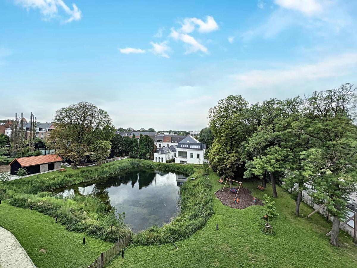 Globe : Penthouse neuf 2 chambres + terrasse + parking
