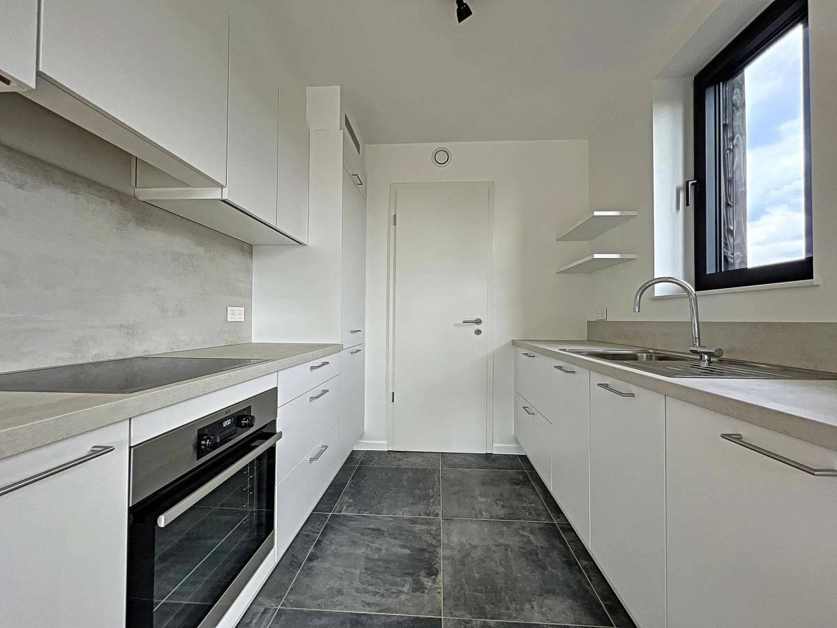 Globe : Penthouse neuf 2 chambres + terrasse + parking