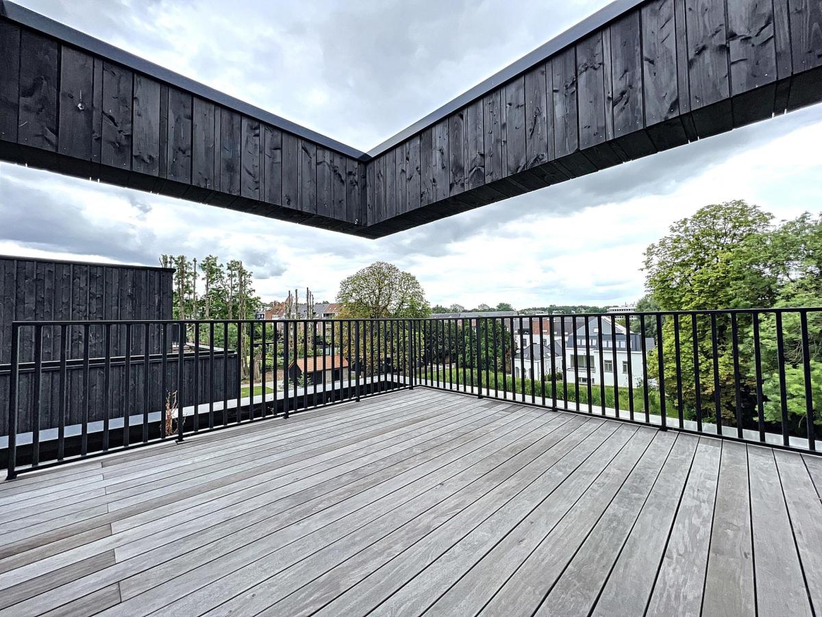 Globe : Penthouse neuf 2 chambres + terrasse + parking