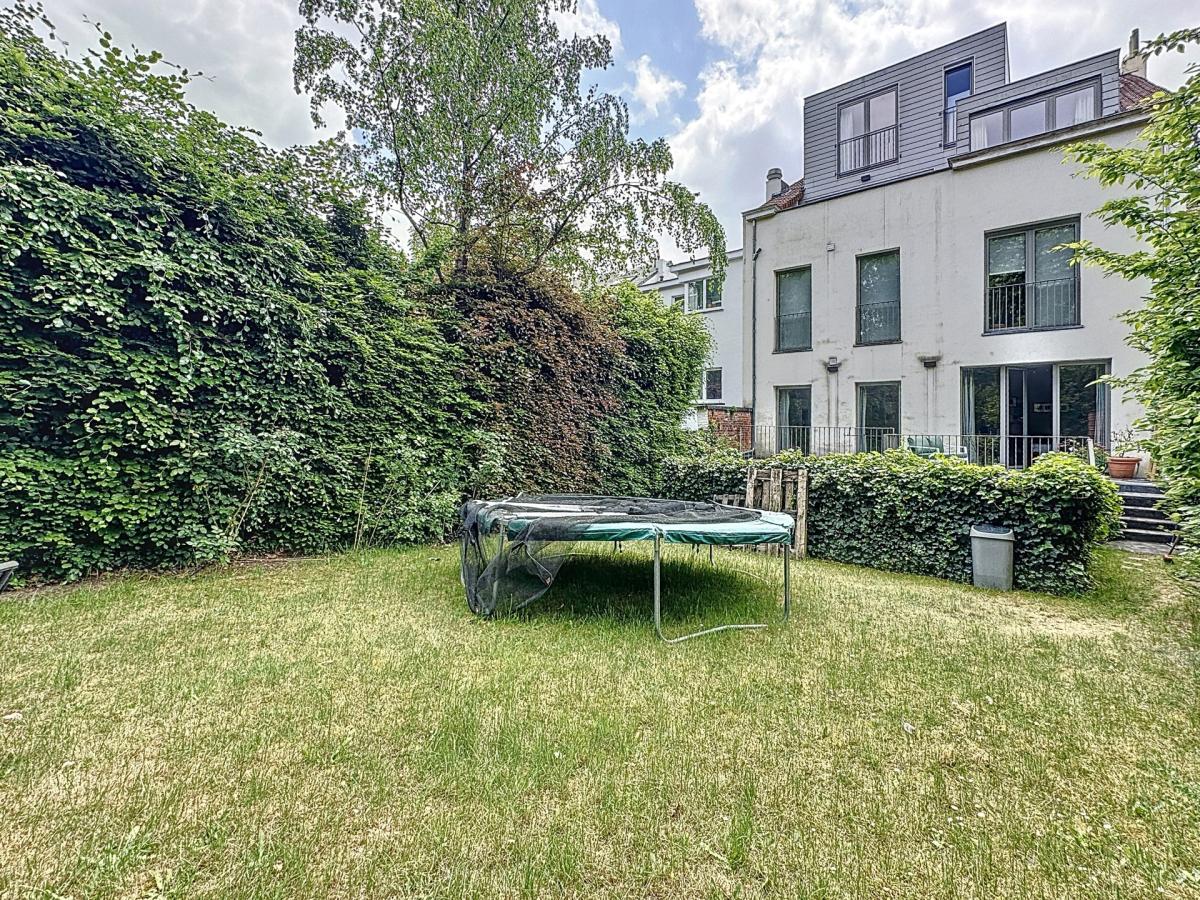 Héros/Brugmann : Superbe appartement avec jardin 