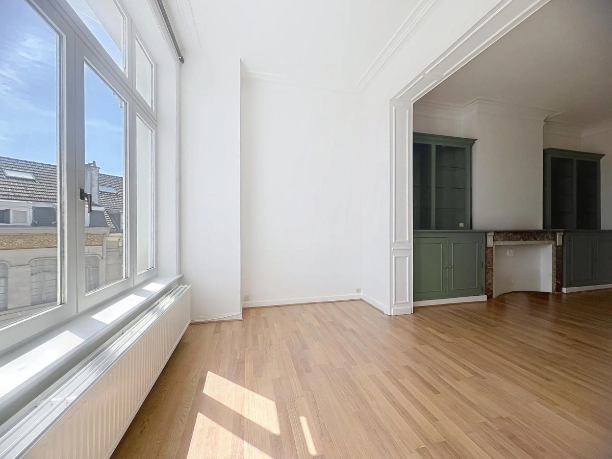 Cinquantenaire : Superbe duplex 2 chambres