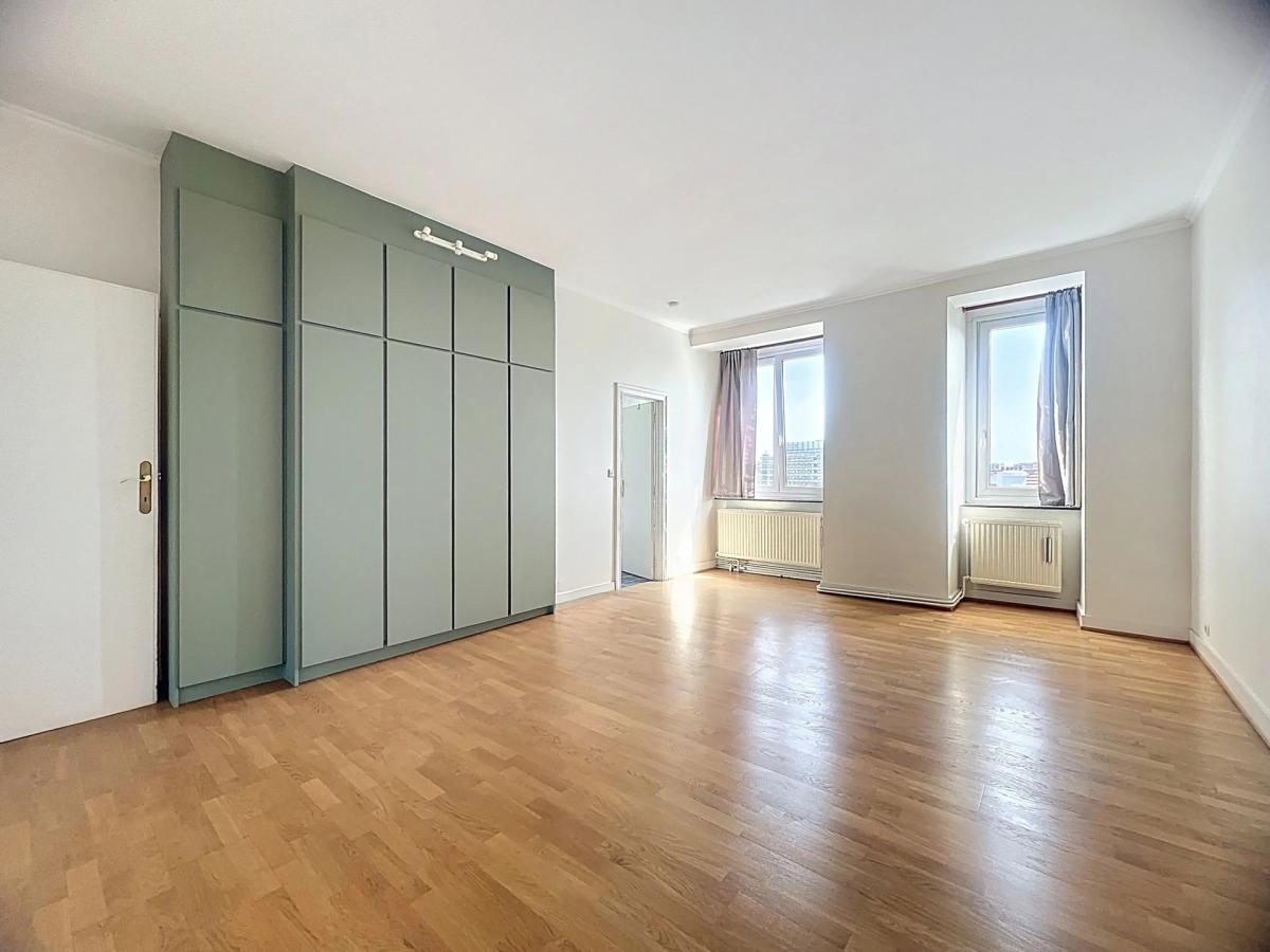 Cinquantenaire : Superbe duplex 2 chambres