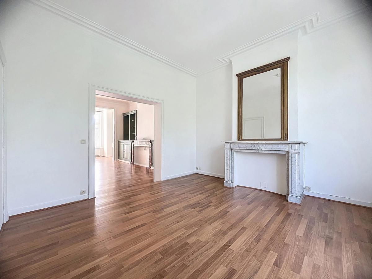 Cinquantenaire : Superbe duplex 2 chambres