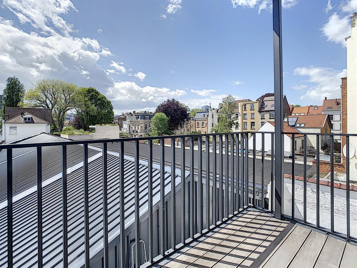 Boondael : Superbe appartement remis à neuf + terrasse