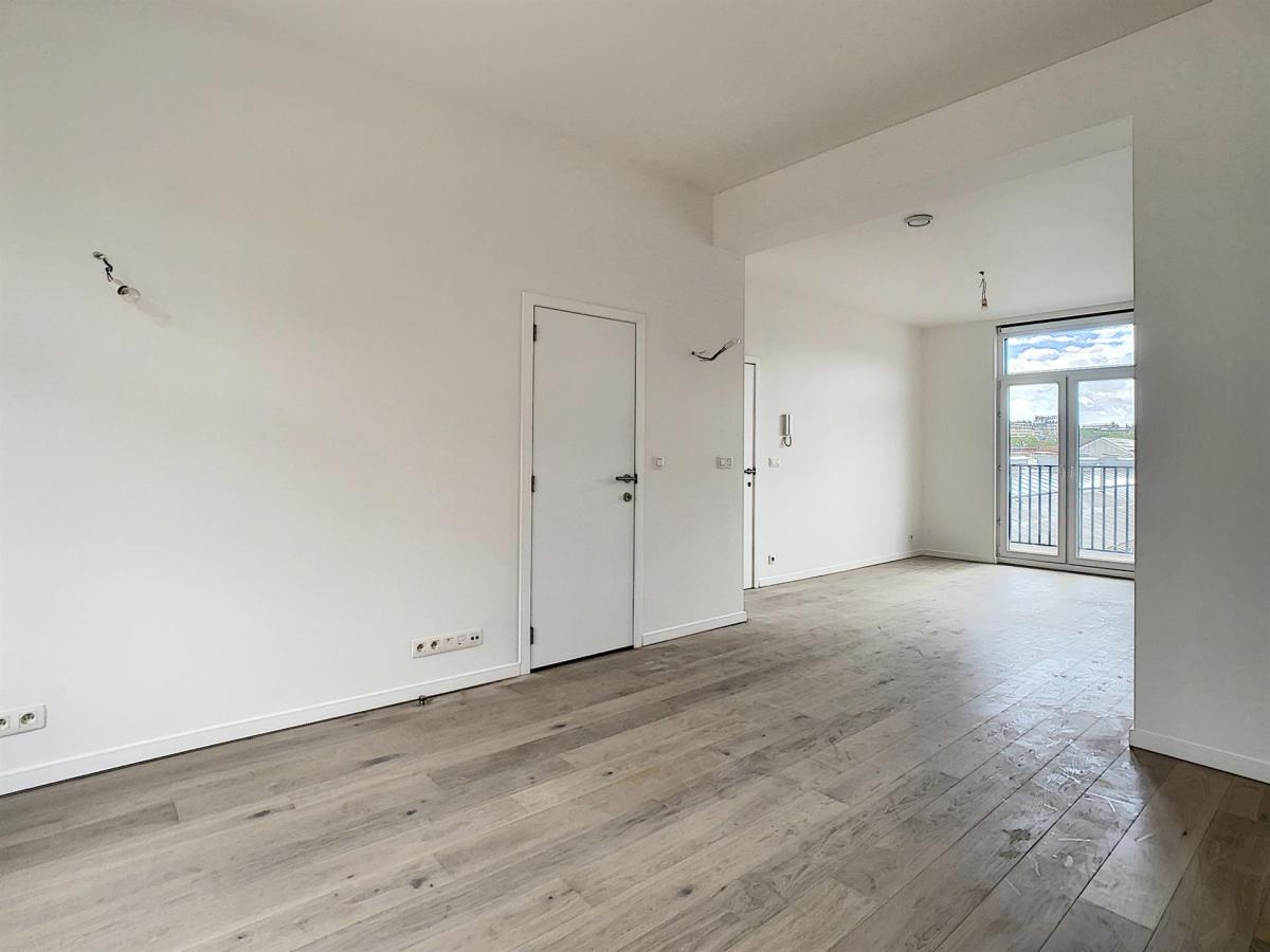 Boondael : Superbe appartement remis à neuf + terrasse