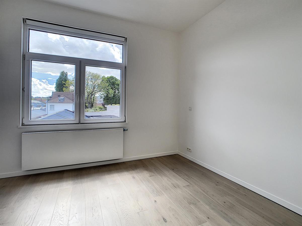 Boondael : Superbe appartement remis à neuf + terrasse