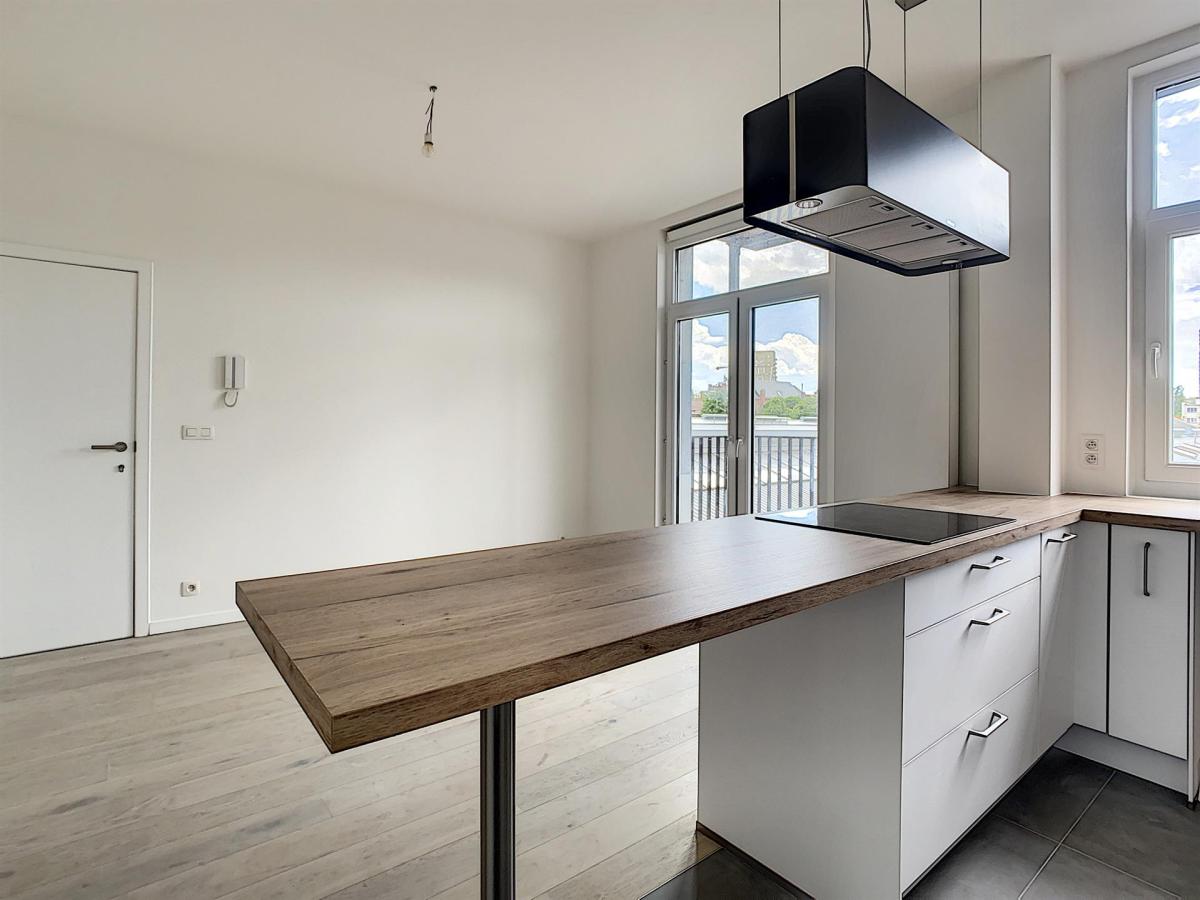 Boondael : Superbe appartement remis à neuf + terrasse