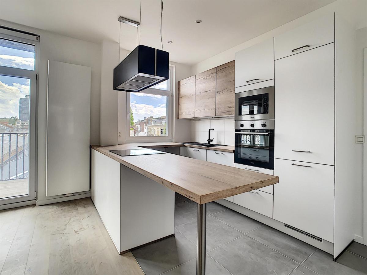 Boondael : Superbe appartement remis à neuf + terrasse