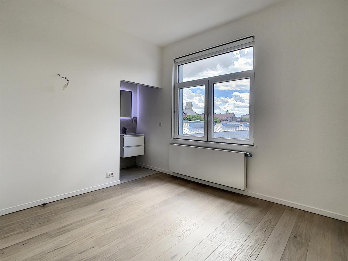 Boondael : Superbe appartement remis à neuf + terrasse