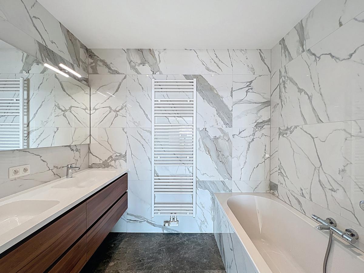 Cinquantenaire : Superbe penthouse + vue panoramique