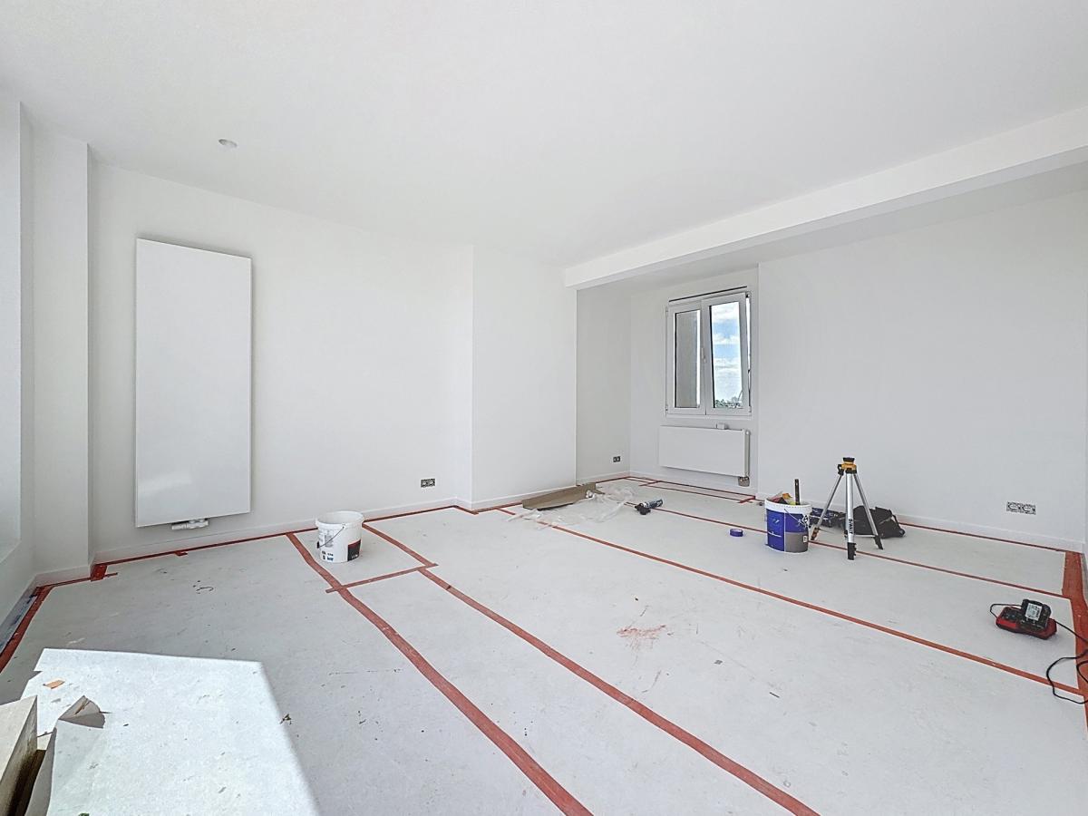 Quartier Molière, penthouse rénové 3 ch avec grande terrasse