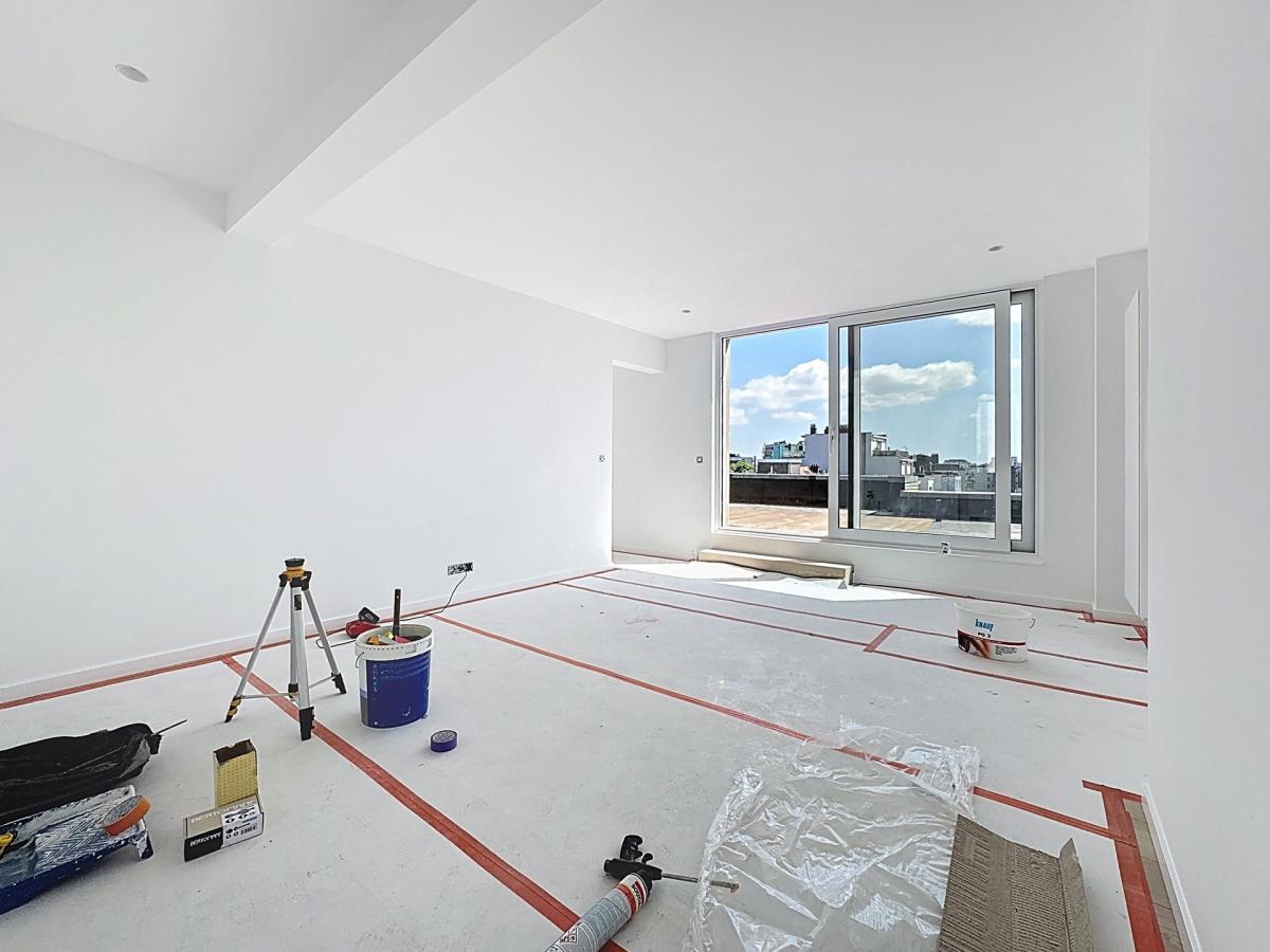 Quartier Molière, penthouse rénové 3 ch avec grande terrasse