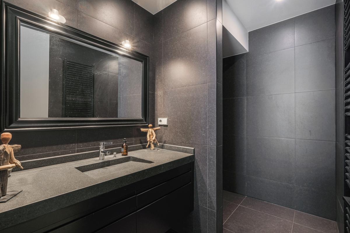 Cambre : bel apt moderne 2 ch grand jardin ouest