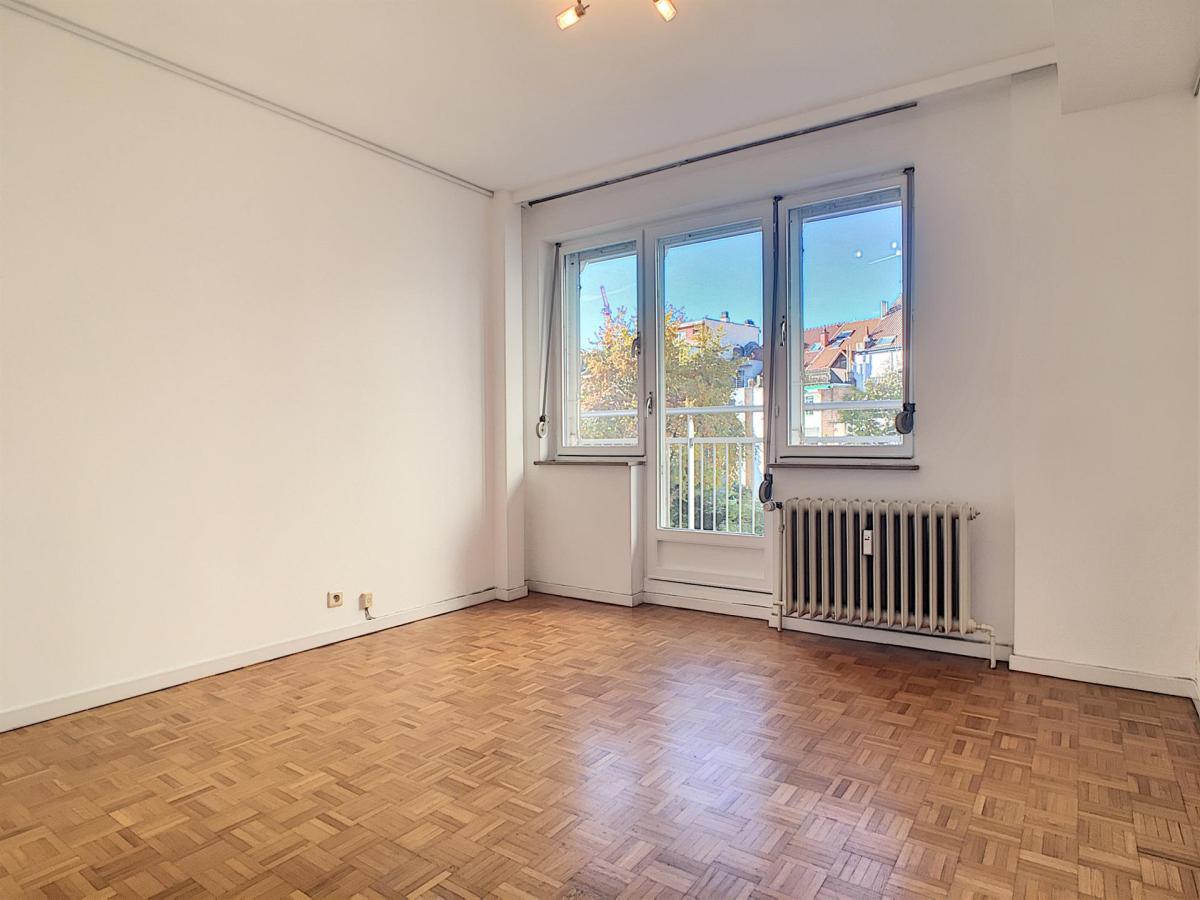 Square Marie Louise : Somptueux appartement 3 chambres