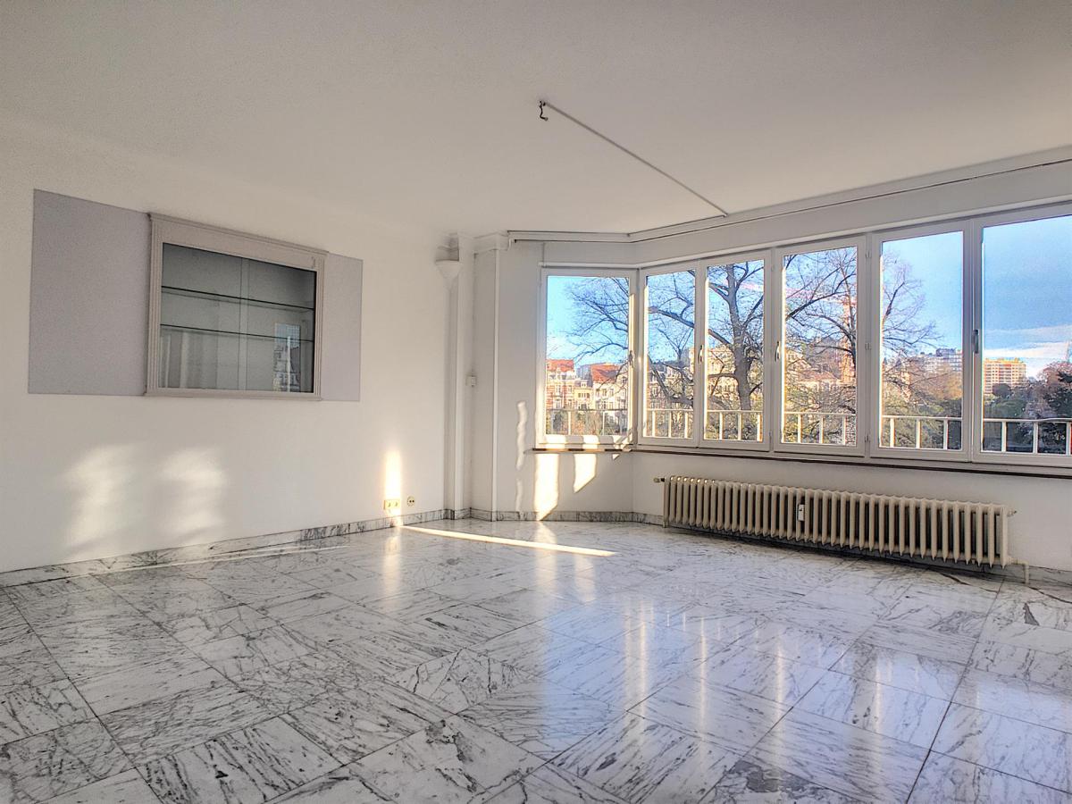 Square Marie Louise : Somptueux appartement 3 chambres
