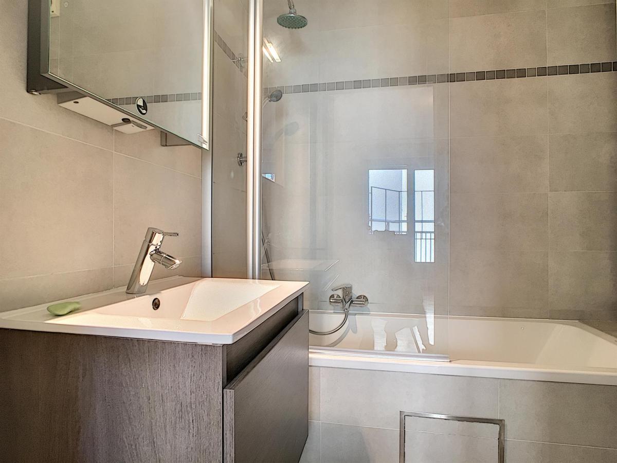 Square Marie Louise : Somptueux appartement 3 chambres