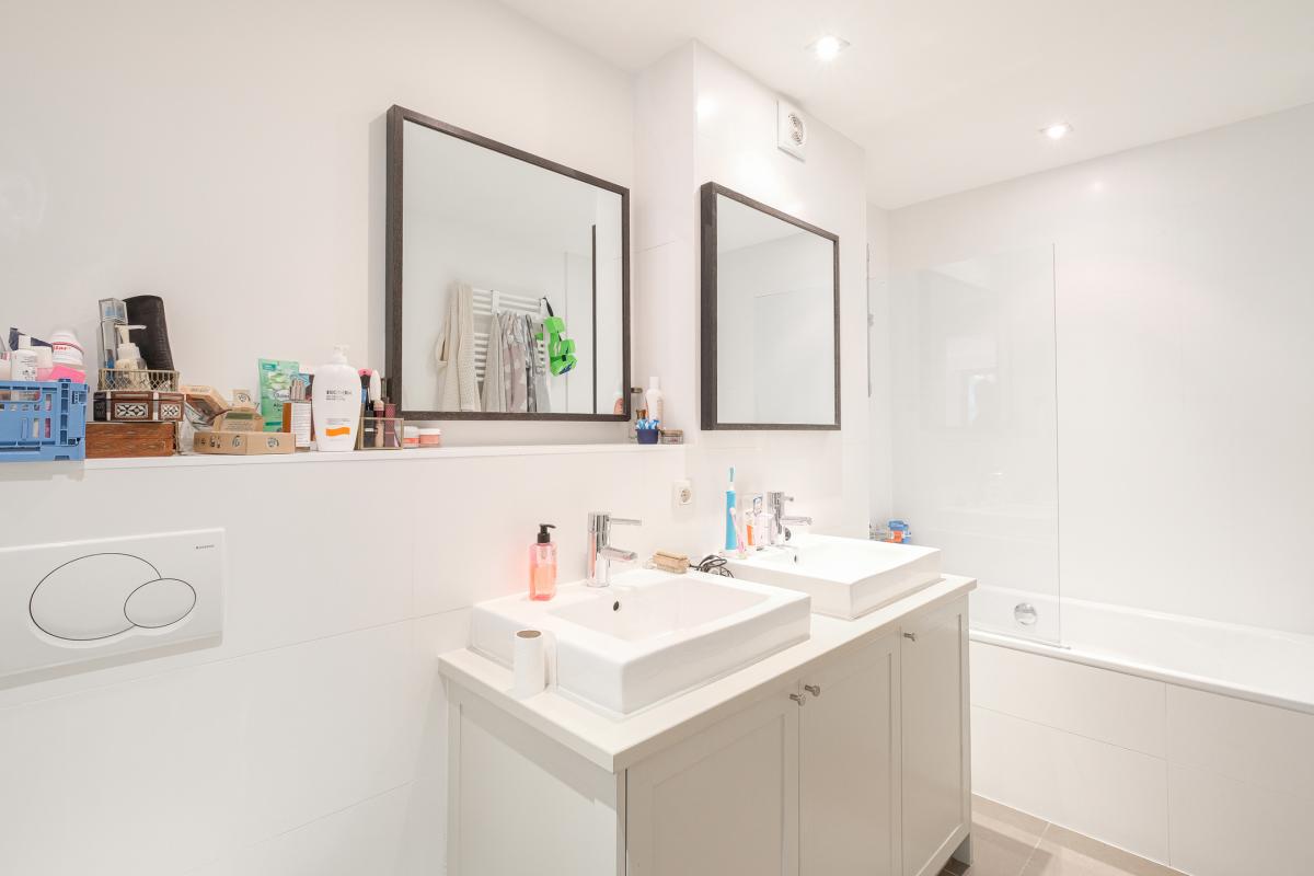 Châtelain:  Magnifique duplex rez-de-chaussée avec jardin