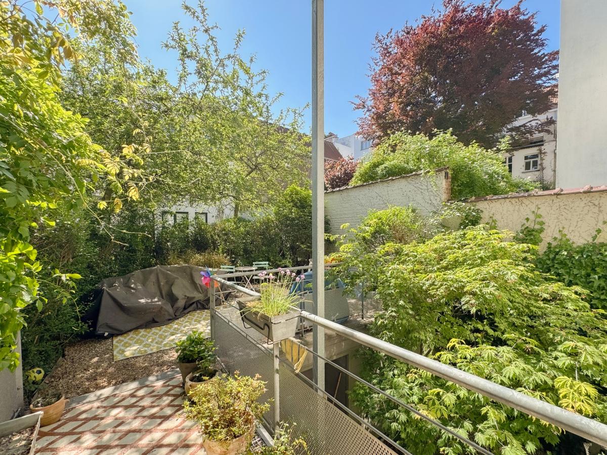 Châtelain:  Magnifique duplex rez-de-chaussée avec jardin