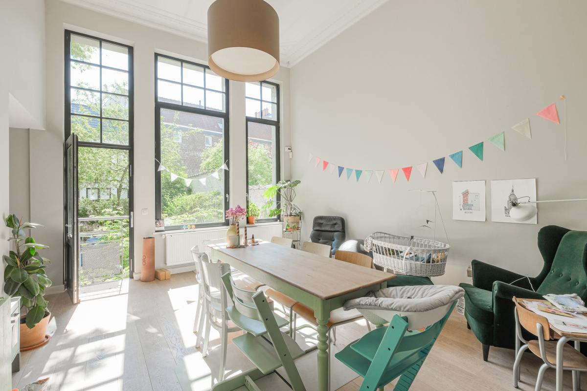 Châtelain:  Magnifique duplex rez-de-chaussée avec jardin