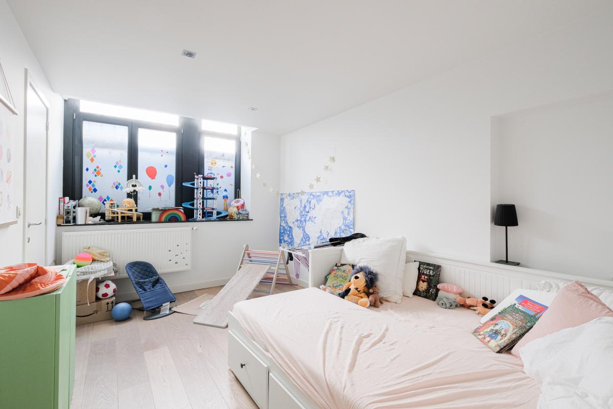 Châtelain:  Magnifique duplex rez-de-chaussée avec jardin