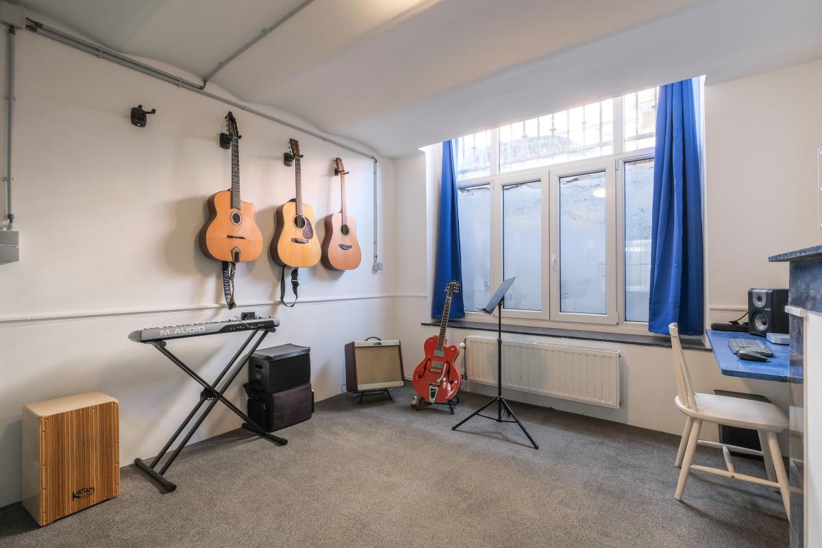 SOUS OFFRE !! Place Albert : jolie maison rénovée 3/4 ch jardin