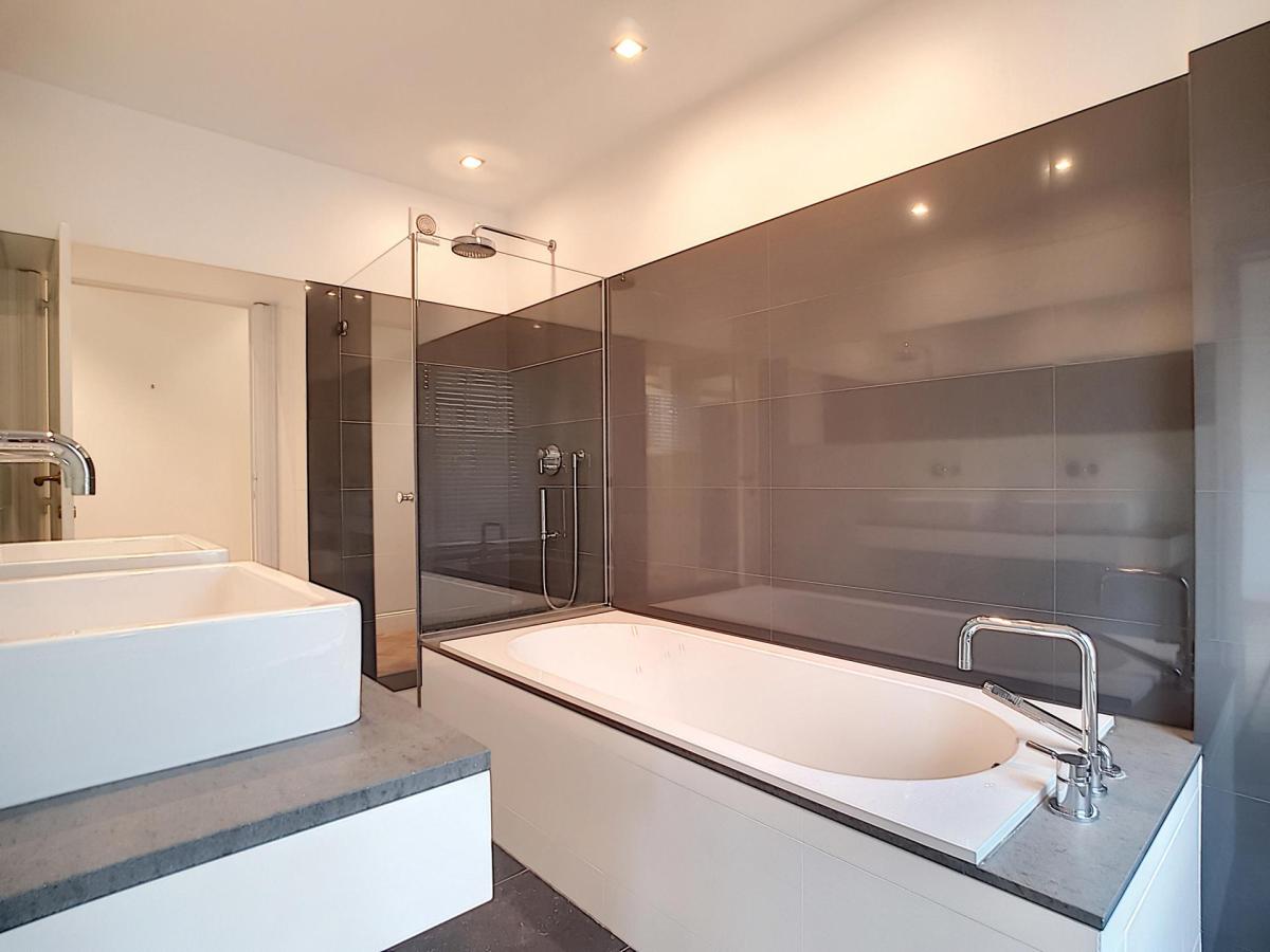 JB Meunier : Bel appartement de caractère de 2 chambres