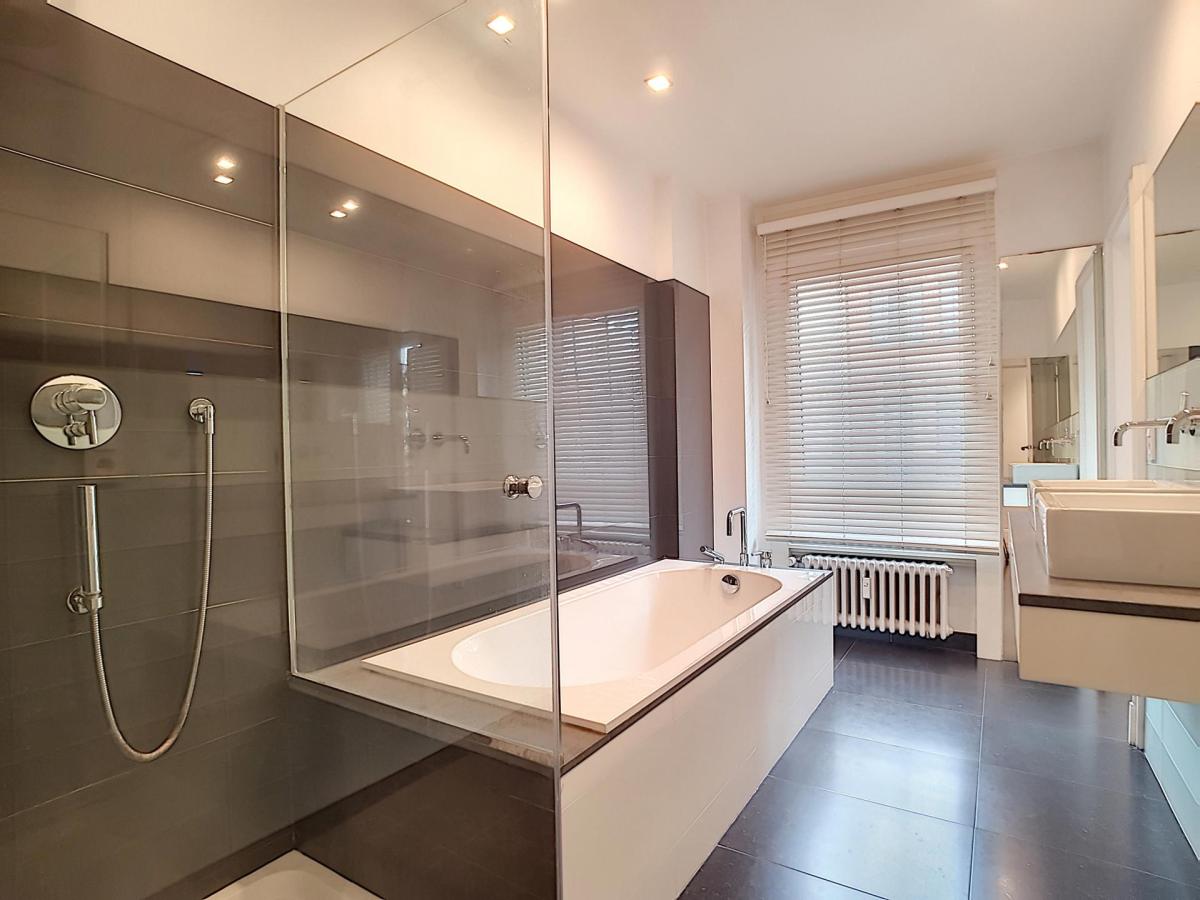 JB Meunier : Bel appartement de caractère de 2 chambres