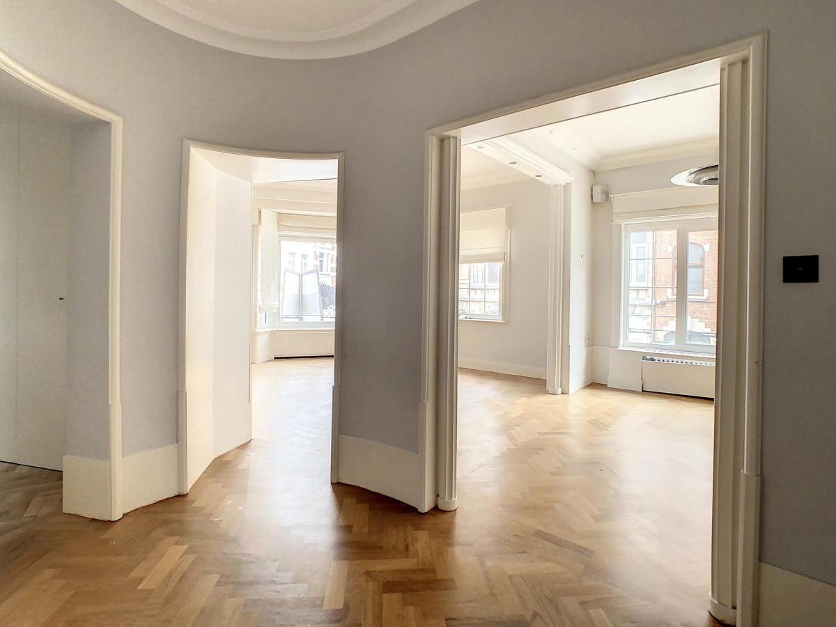 JB Meunier : Bel appartement de caractère de 2 chambres