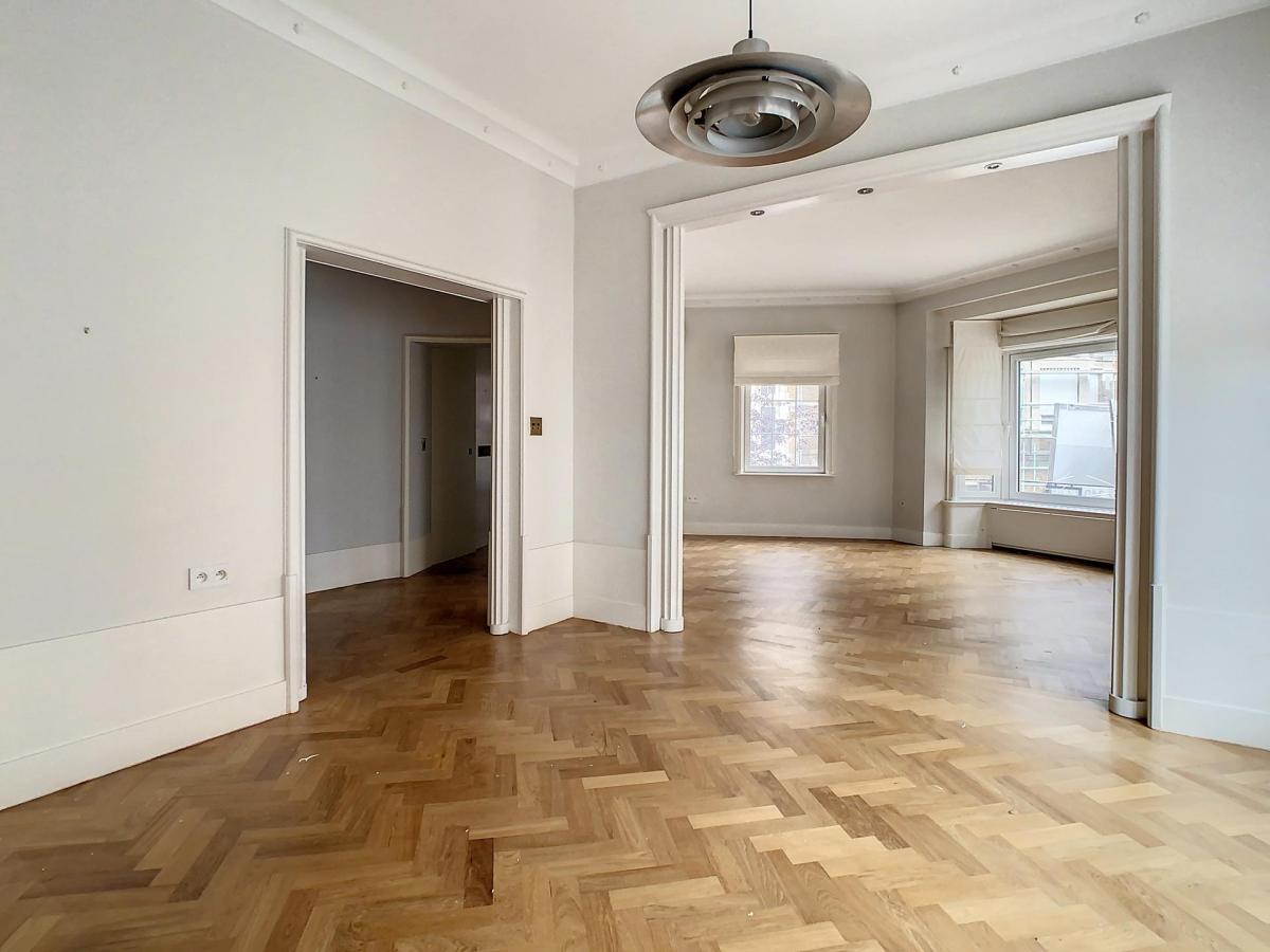 JB Meunier : Bel appartement de caractère de 2 chambres