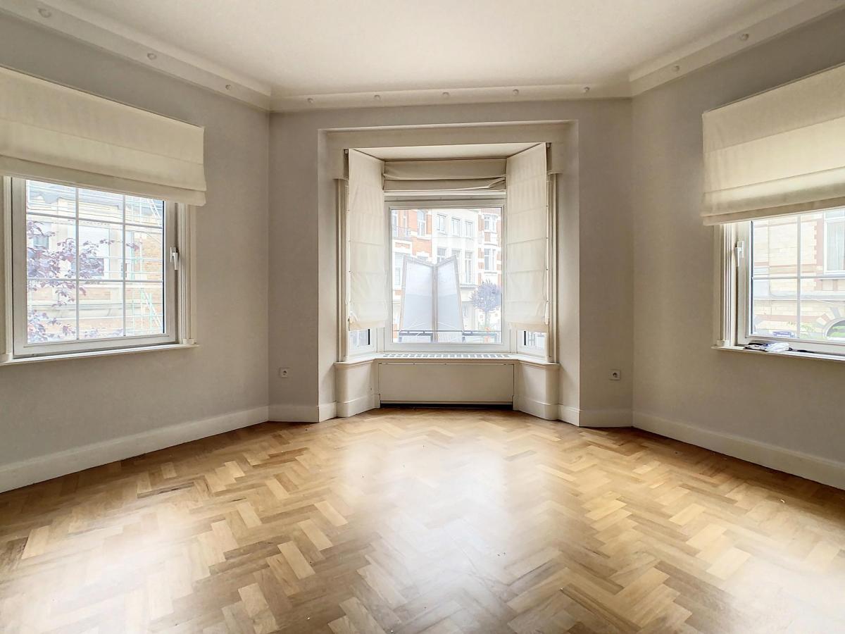 JB Meunier : Bel appartement de caractère de 2 chambres