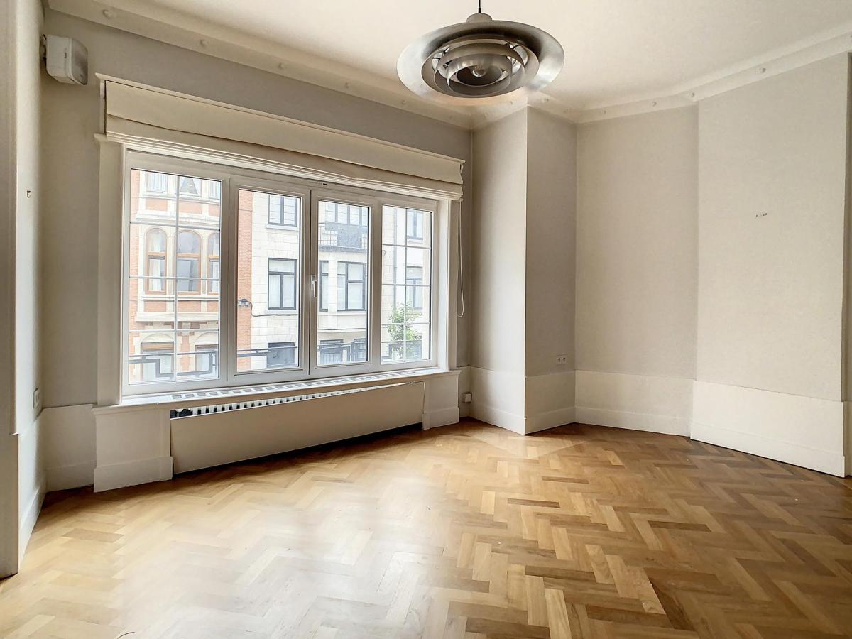 JB Meunier : Bel appartement de caractère de 2 chambres