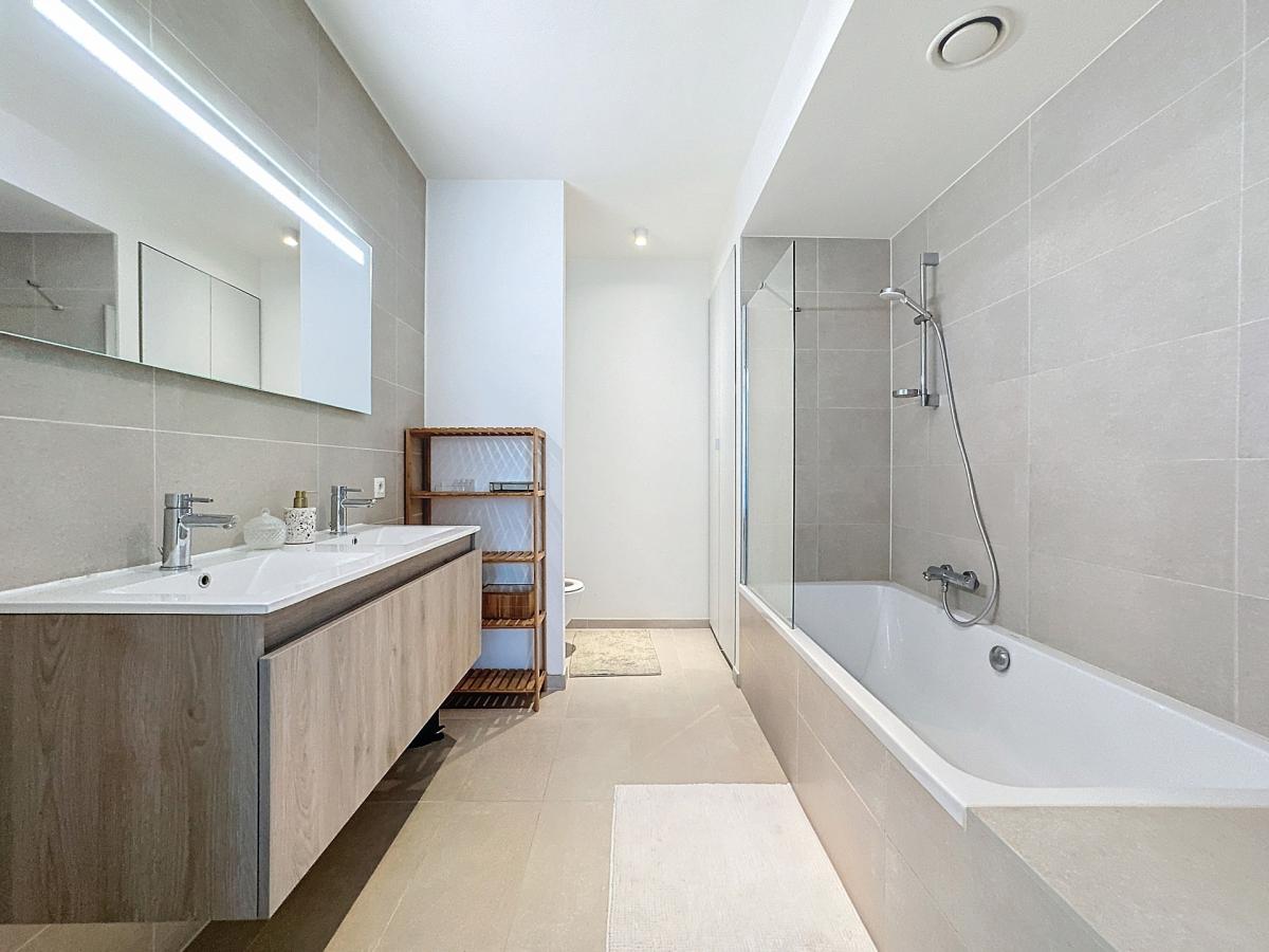 Nautilus: Superbe appartement meublé + terrasse