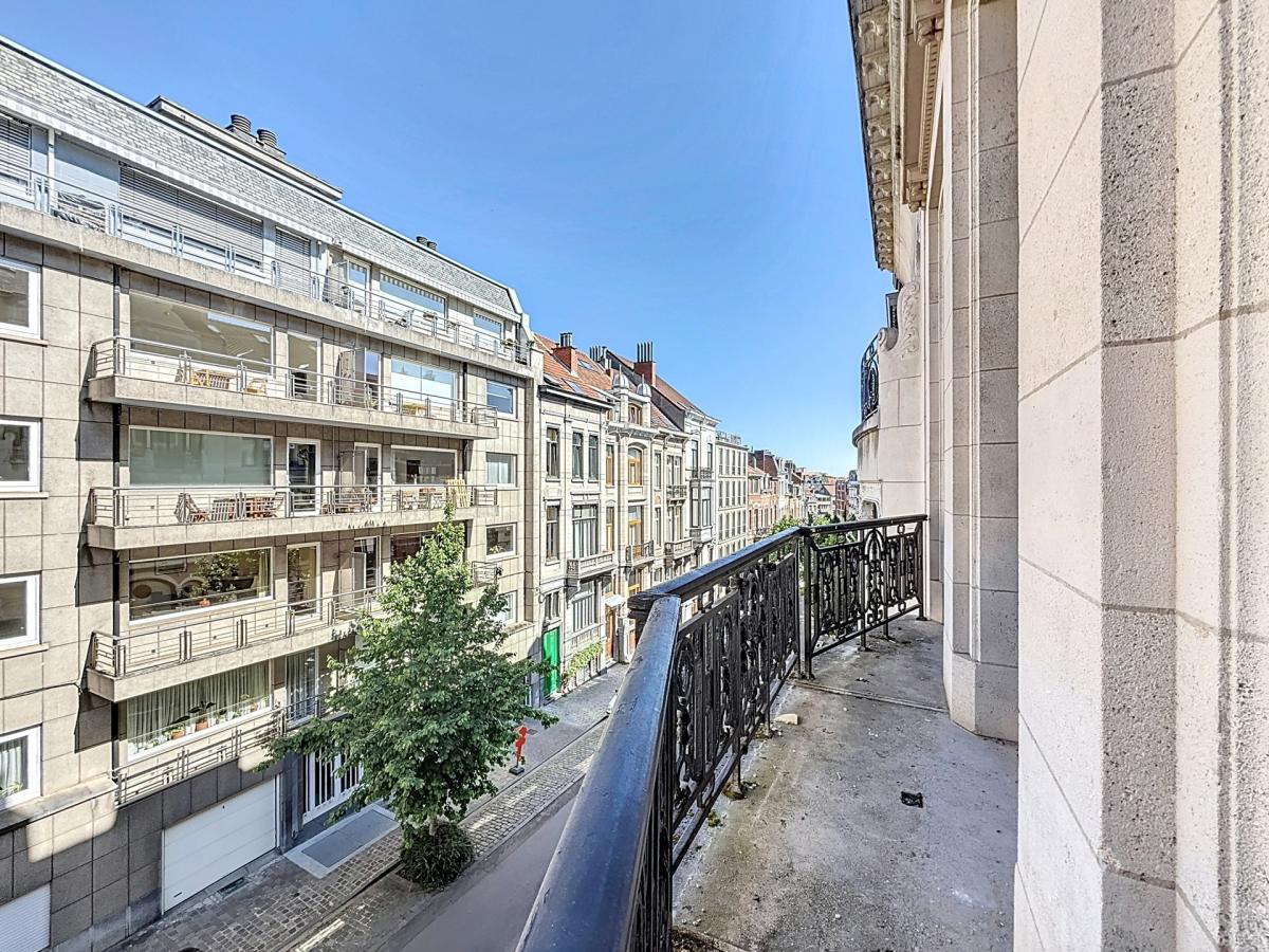 Louise/Etangs Ixelles : Superbe appartement 1 CH. meublé