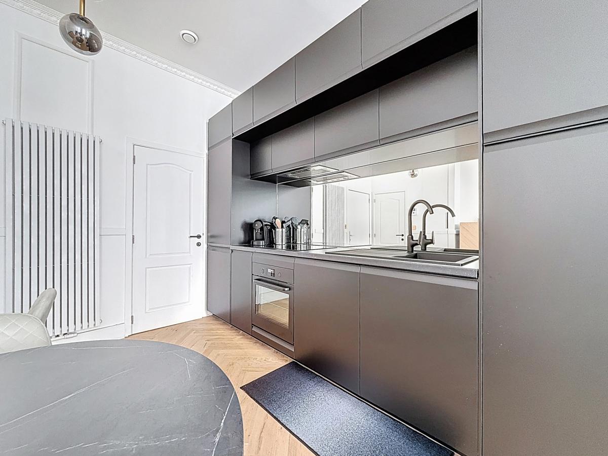 Louise/Etangs Ixelles : Superbe appartement 1 CH. meublé