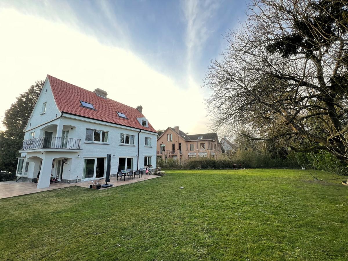 Uccle/Linkebeek : Belle villa rénovée de 4 ch.+ bureau 