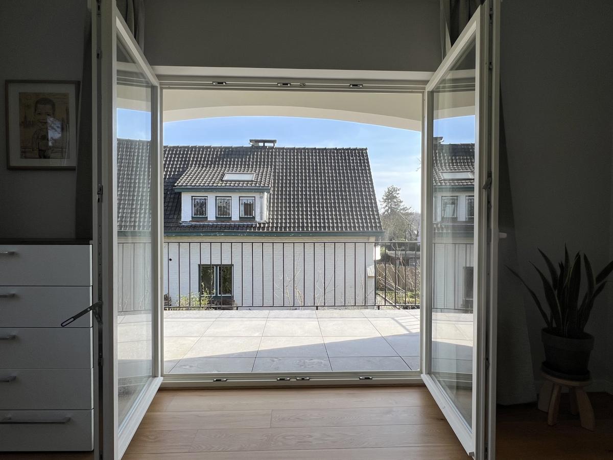Uccle/Linkebeek : Belle villa rénovée de 4 ch.+ bureau 