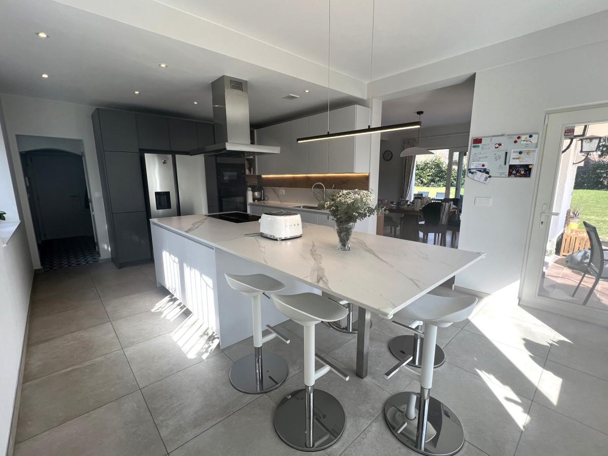 Uccle/Linkebeek : Belle villa rénovée de 4 ch.+ bureau 