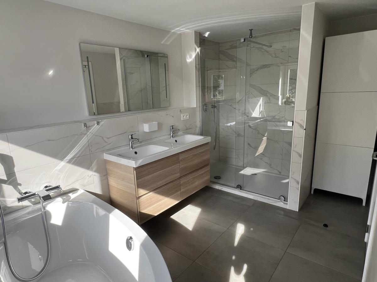 Uccle/Linkebeek : Belle villa rénovée de 4 ch.+ bureau 