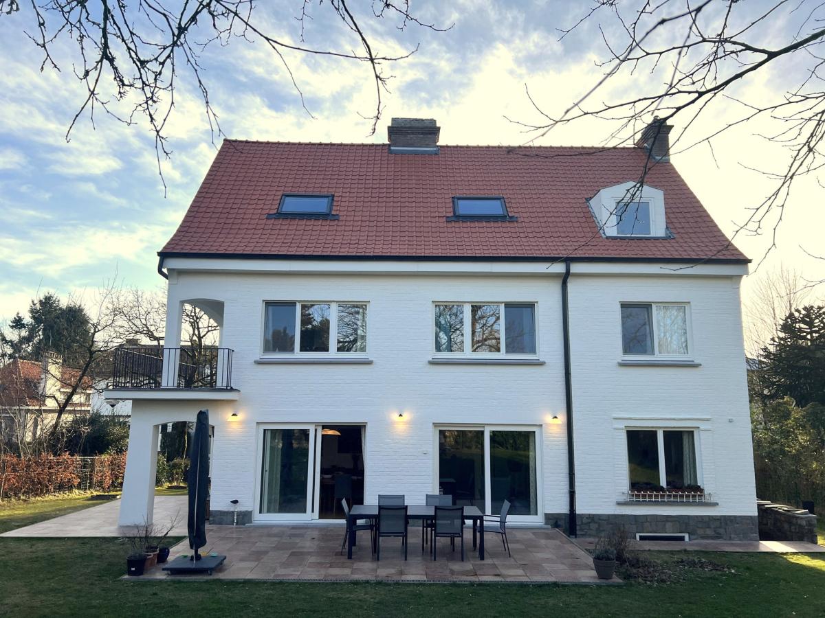 Uccle/Linkebeek : Belle villa rénovée de 4 ch.+ bureau 