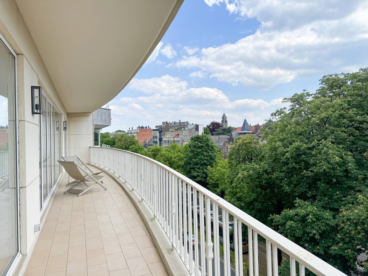 Churchill : Superbe appartement rénové 3 chambres +terrasses