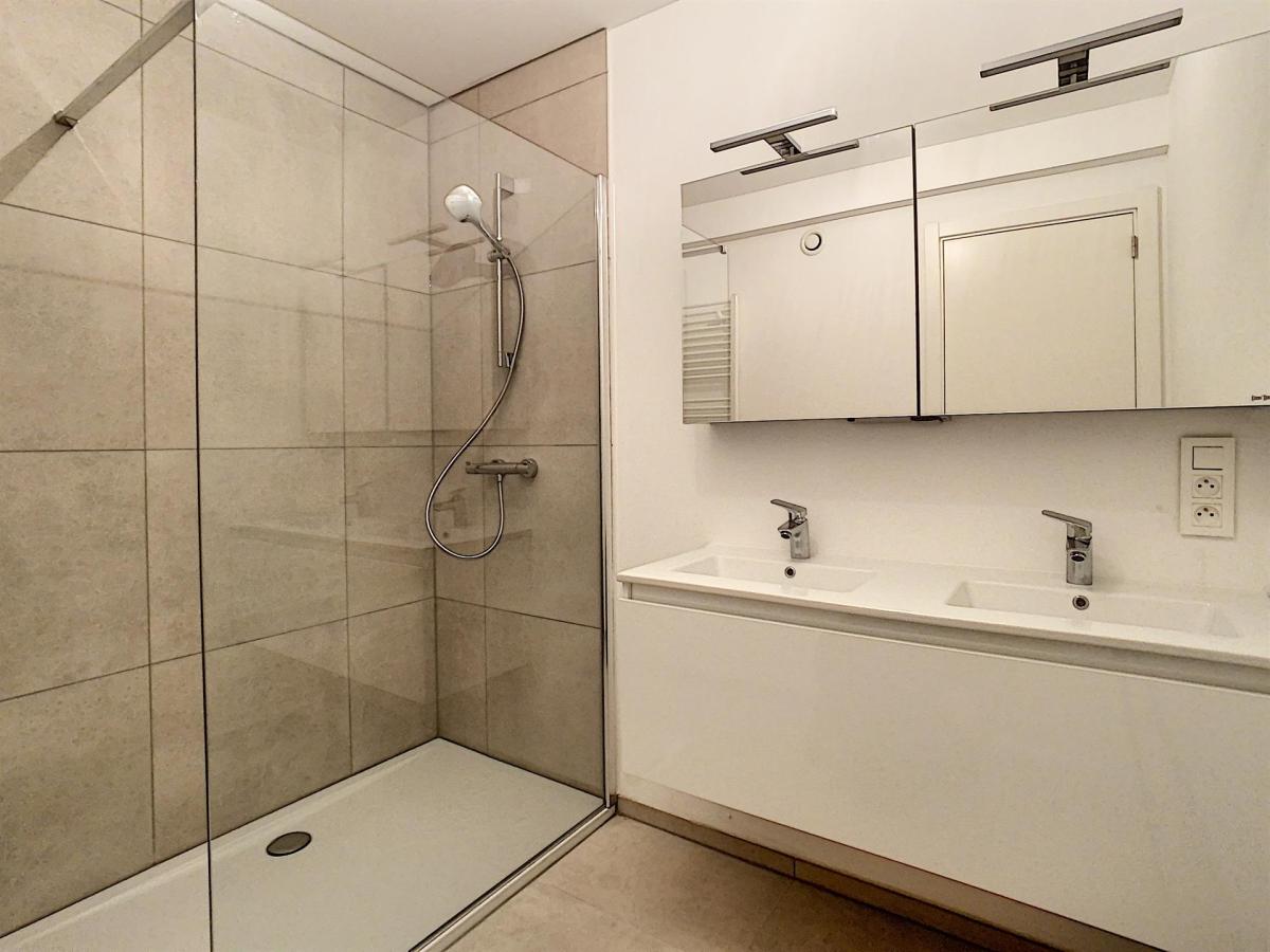 King Charles : Bel appartement + balcon + parking