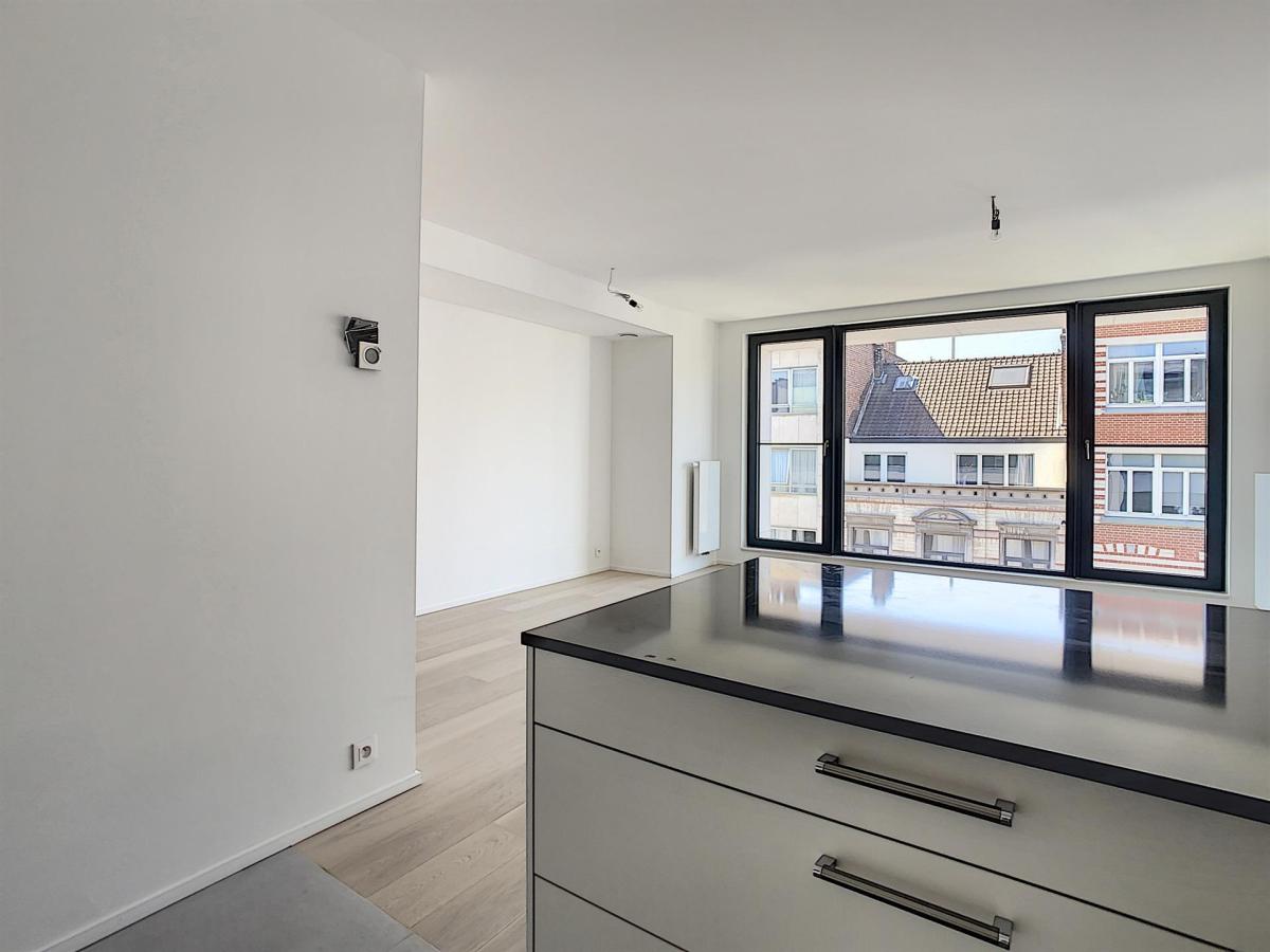 King Charles : Bel appartement + balcon + parking