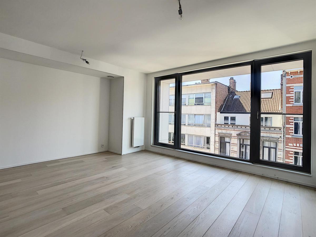 King Charles : Bel appartement + balcon + parking
