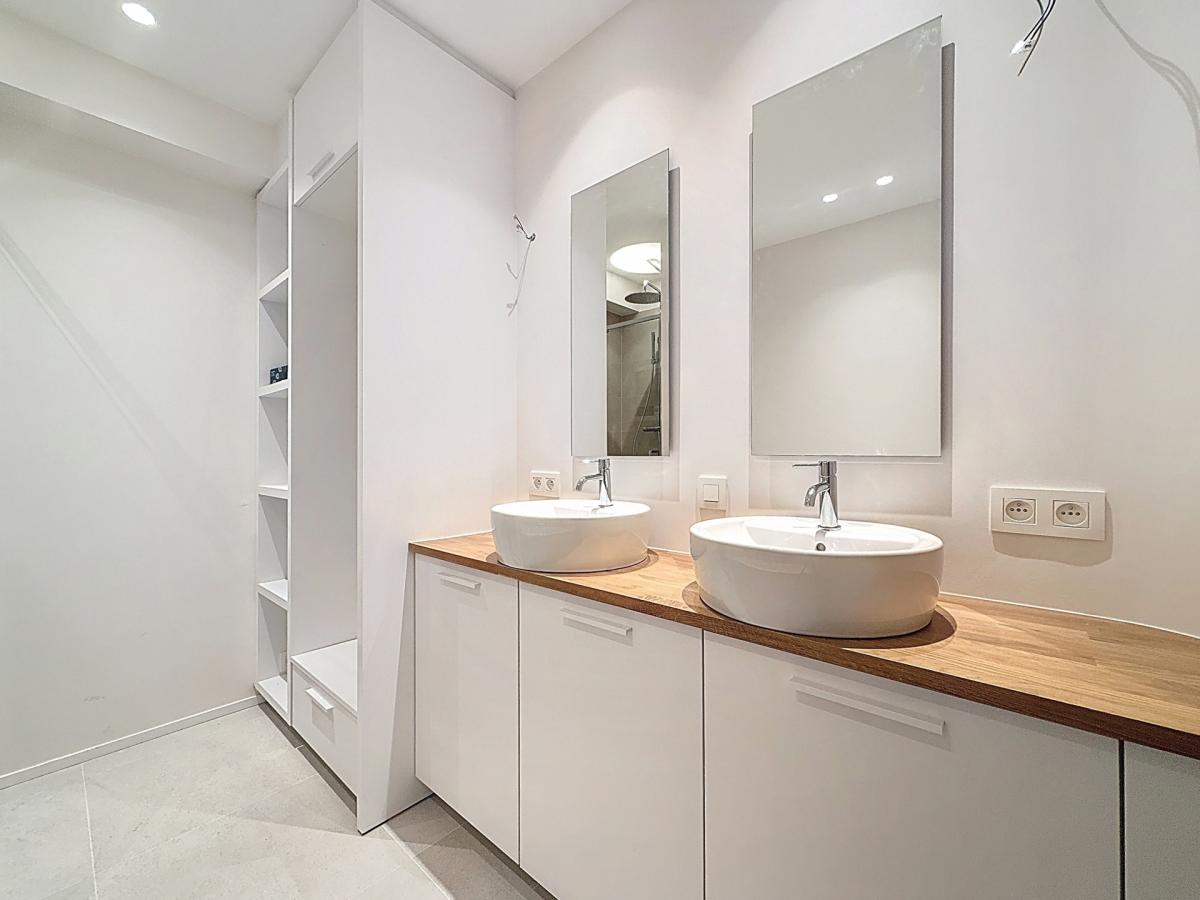 Legrand : Bel appartement rénové de 2 chambres + terrasse