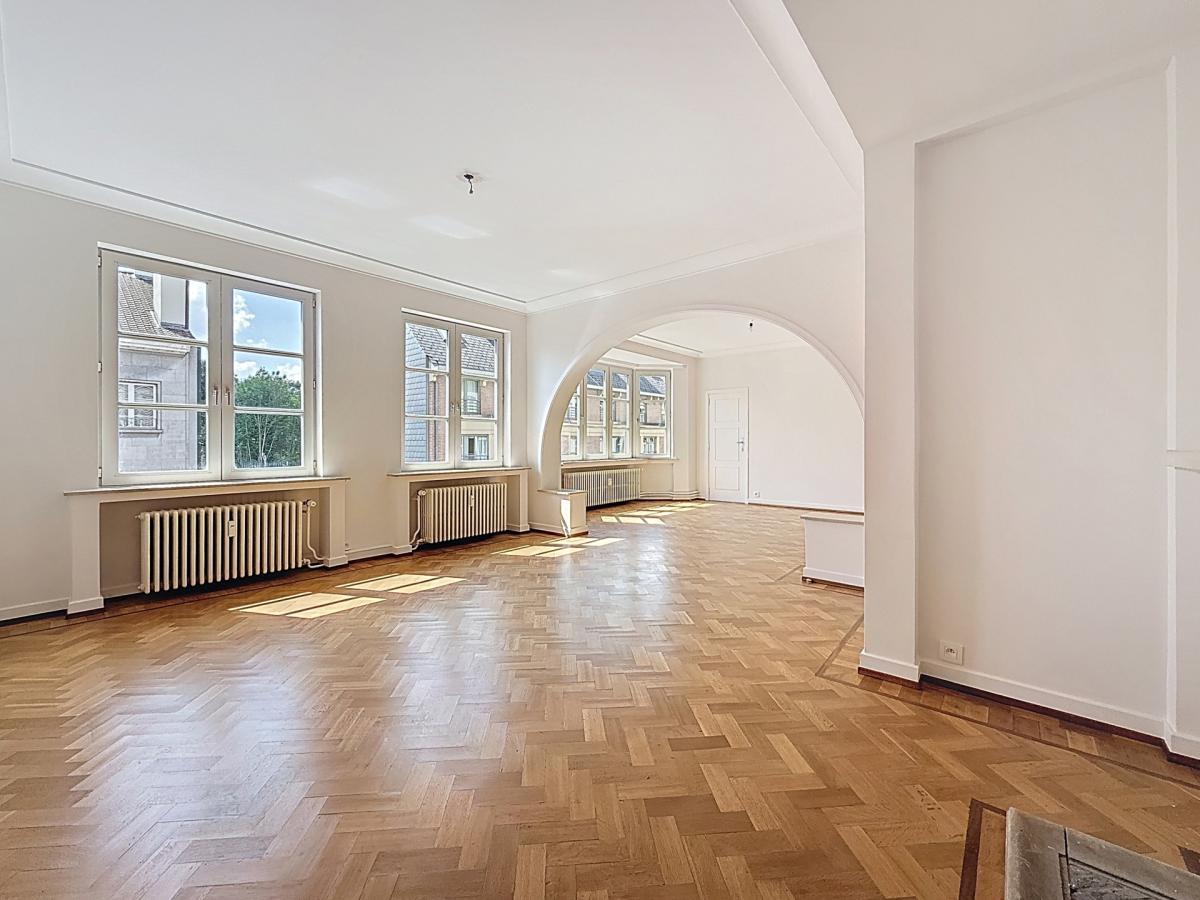 Legrand : Bel appartement rénové de 2 chambres + terrasse
