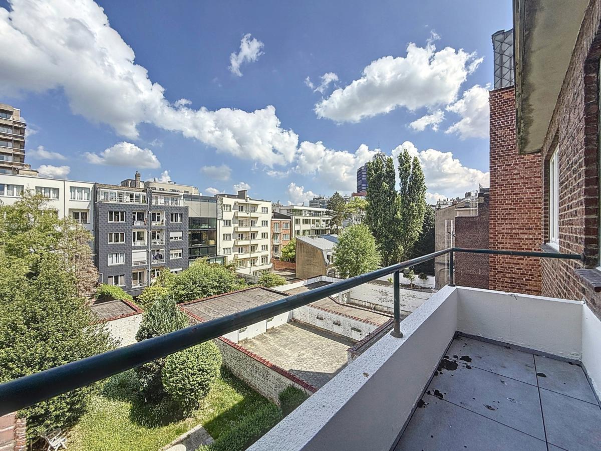 Legrand : Bel appartement rénové de 2 chambres + terrasse